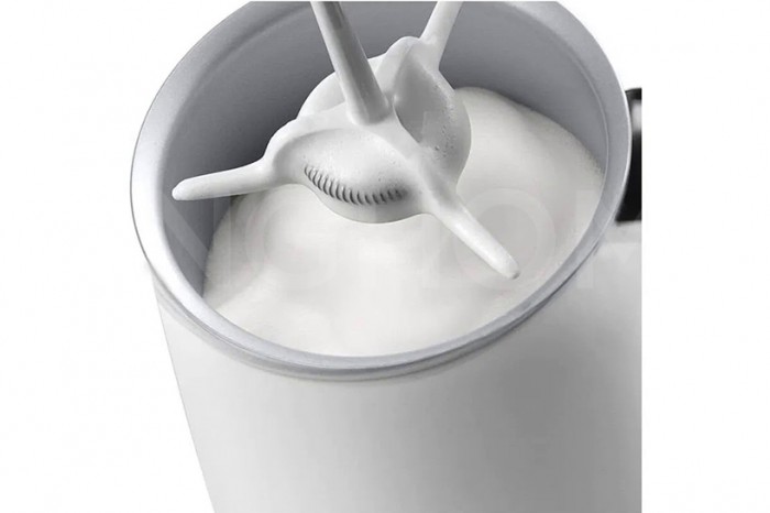 Máy đánh sữa De'Longhi EMF2.BK