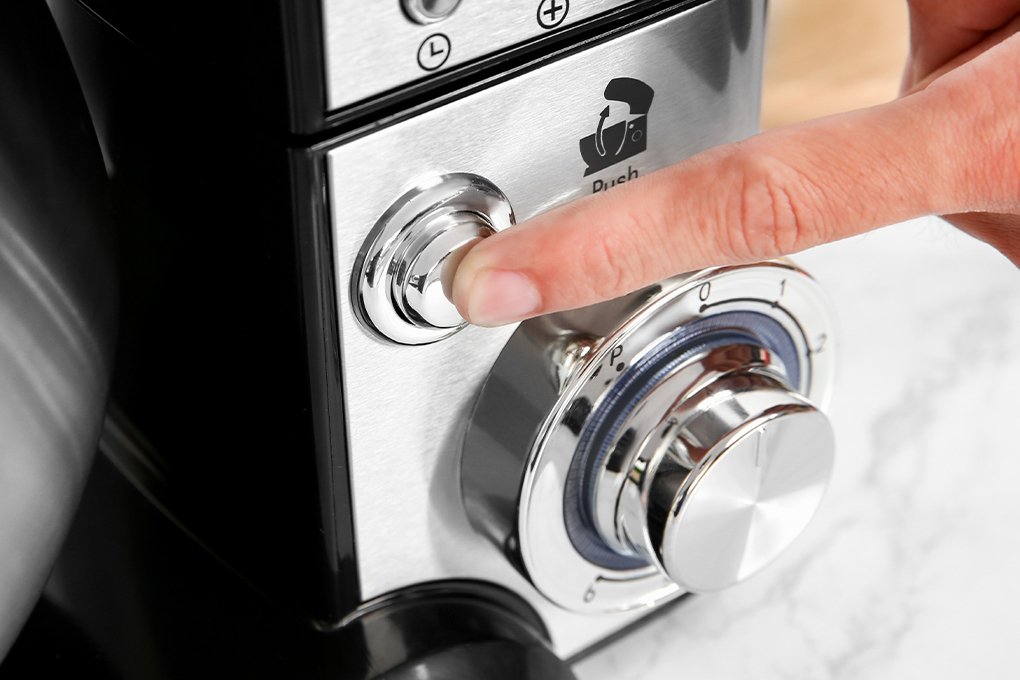 Máy nhồi bột UNIE EM2