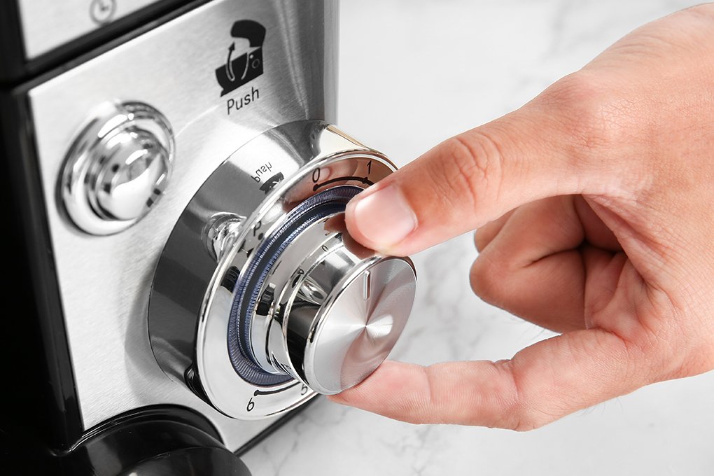 Máy nhồi bột UNIE EM2