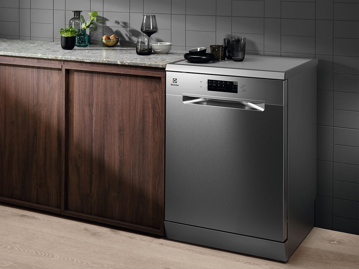 Máy rửa bát độc lập 13 bộ Electrolux ESA47200SX-Poland