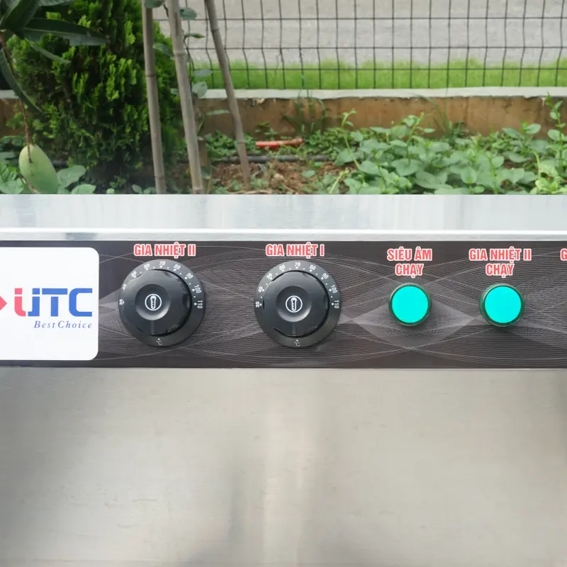 Máy rửa bát siêu âm UTC 1800HD