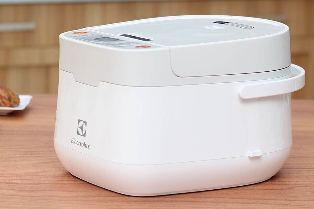 Nồi cơm điên từ Electrolux 1.2L ERC6503W