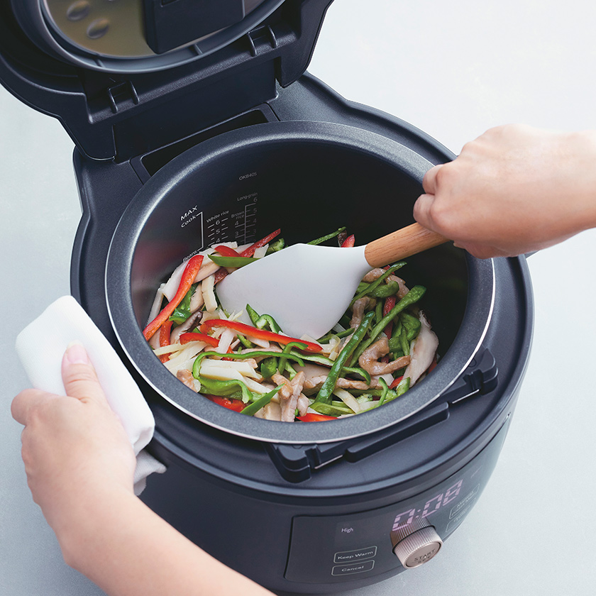 Nồi áp suất điện tử 2,5L Tiger COK-B40W-Japan