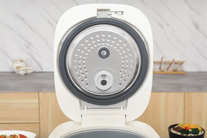 Nồi cơm điện tử 1,8L Toshiba RC-18DR5UVN(W)