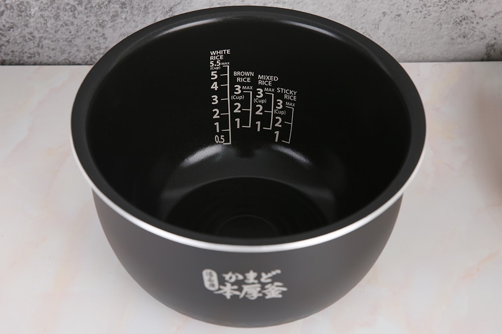 Nồi cơm điện tử cao tần 1.8L Toshiba RC-18IX1PV