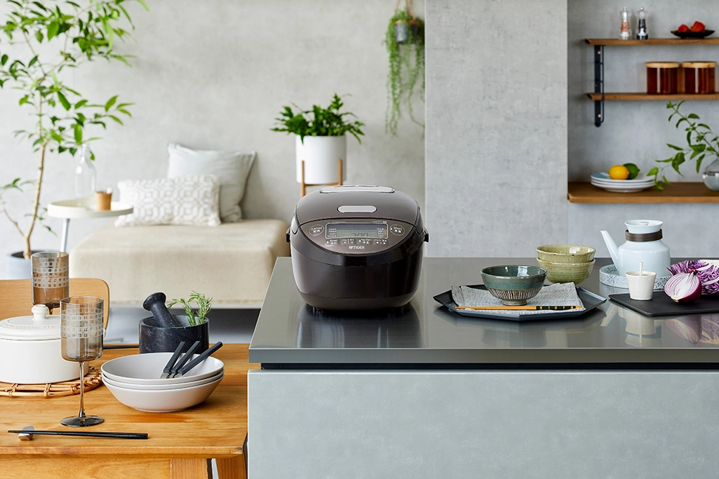 Nồi cơm điện tử cao tần áp suất 1,8L Tiger JPK - W18W-Japan