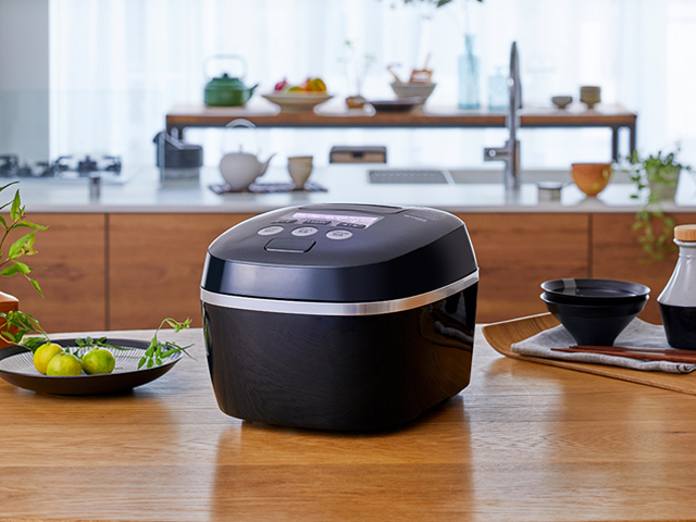 Nồi cơm điện tử cao tần áp suất 1,8LTiger JPC - W18W-Japan