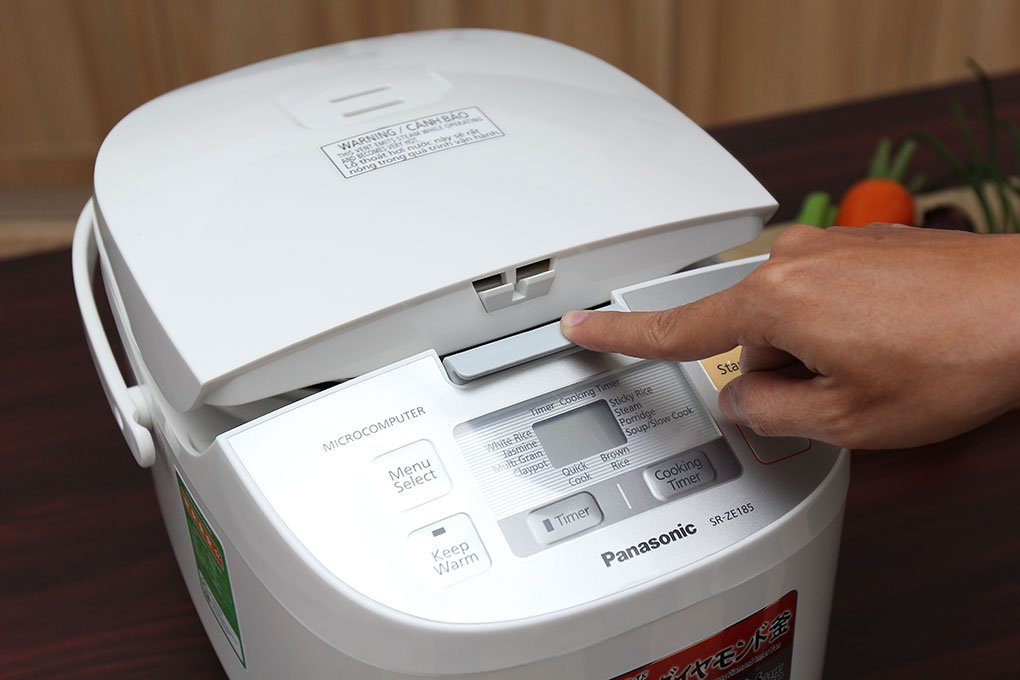 Nồi cơm điện tử Panasonic SR-ZE185WRA - 1.8L