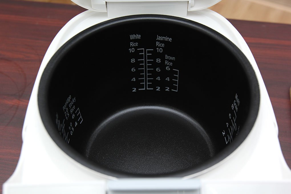 Nồi cơm điện tử Panasonic SR-ZE185WRA - 1.8L