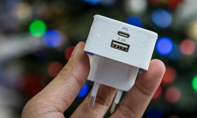 Sạc Energizer 30W PD18W 1USB-C/1USB, kèm cáp USB-C2 màu trắng - AC11PFEUUCC3 (New)