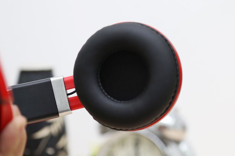 Tai nghe chụp đầu có Mic Kanen IP-2050 Màu đỏ đen