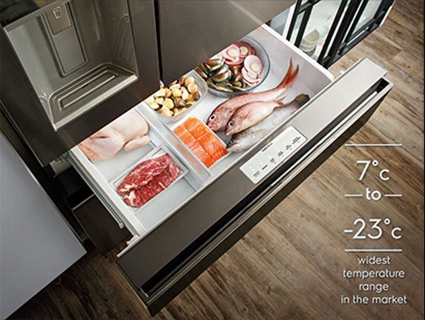 Tủ lạnh 4 cánh Electrolux EHE6879A-B Inverter - 617L