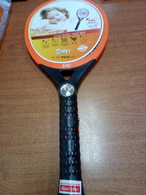 Vợt bắt muỗi Comet CP041