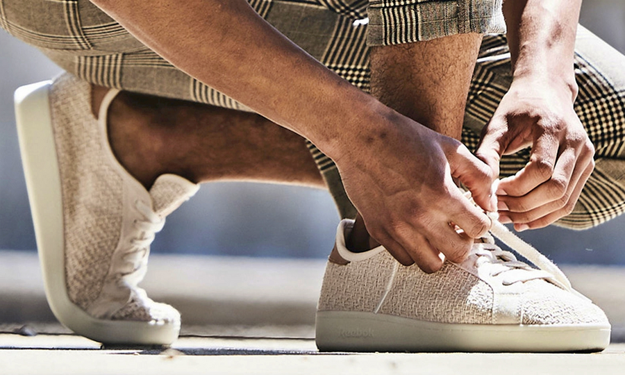 Giày sneaker