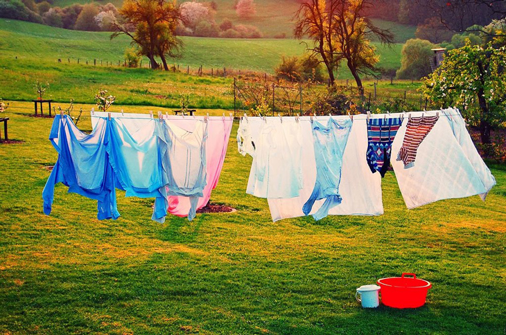 Giặt áo quần vào buổi sáng