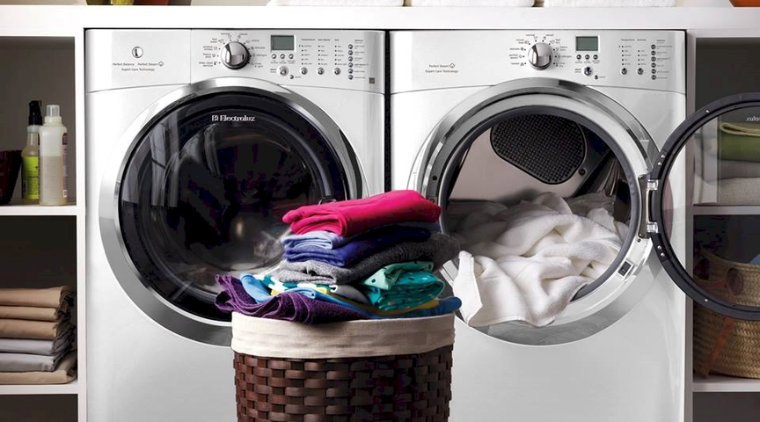 Nên mua máy sấy quần áo loại nào?