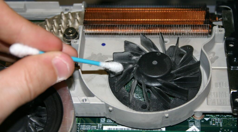 Cách khắc phục quạt tản nhiệt laptop, máy tính kêu to