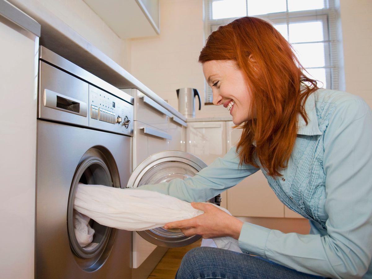 Có nên giặt màn ngủ bằng máy giặt không?
