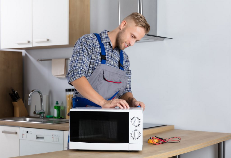 Hướng dẫn cách khắc phục lò vi sóng bị nổ cầu chì