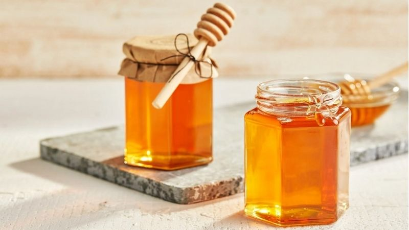 Cách gọt hoa quả không bị thâm bằng mật ong