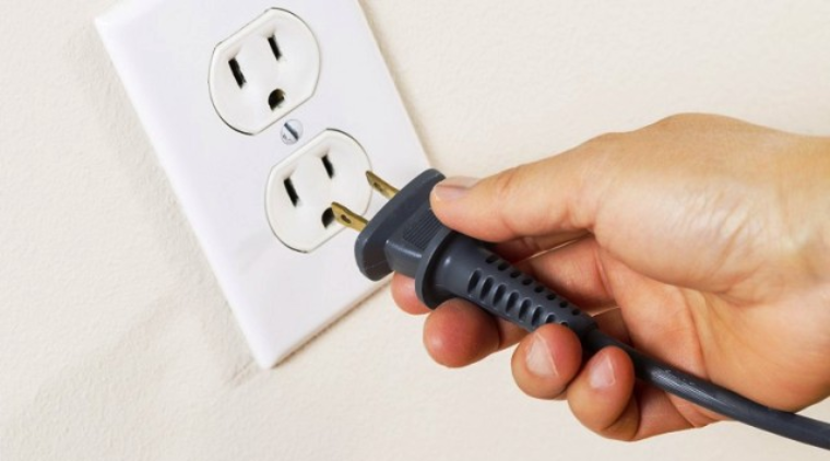 Kết nối nguồn điện không phù hợp