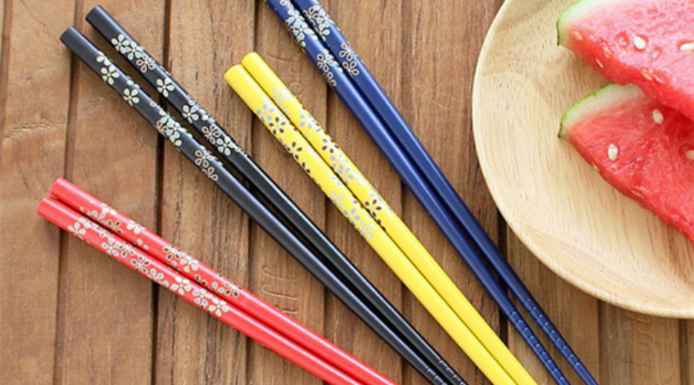 Những loại đũa không nên cho vào máy rửa bát