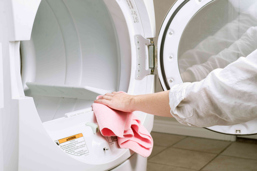 Nguyên nhân khiến quần áo xuất hiện mùi hôi sau khi dùng máy sấy quần áo
