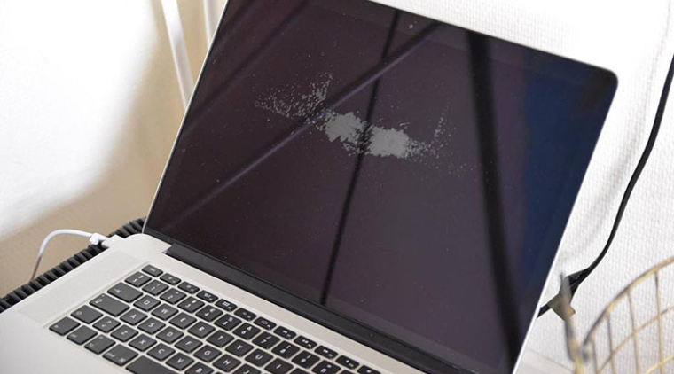 Những lý do nên dán màn hinh cho laptop?