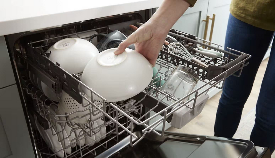 Nguyên nhân khiến bát nhờn khi rửa bằng máy