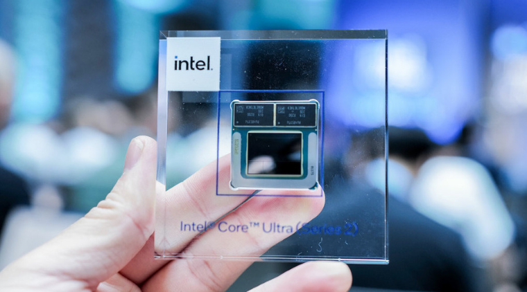 Intel ra mắt chip Core Ultra 200V