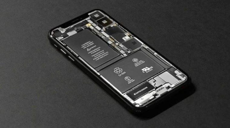 Pin iPhone 16 dễ thay hơn