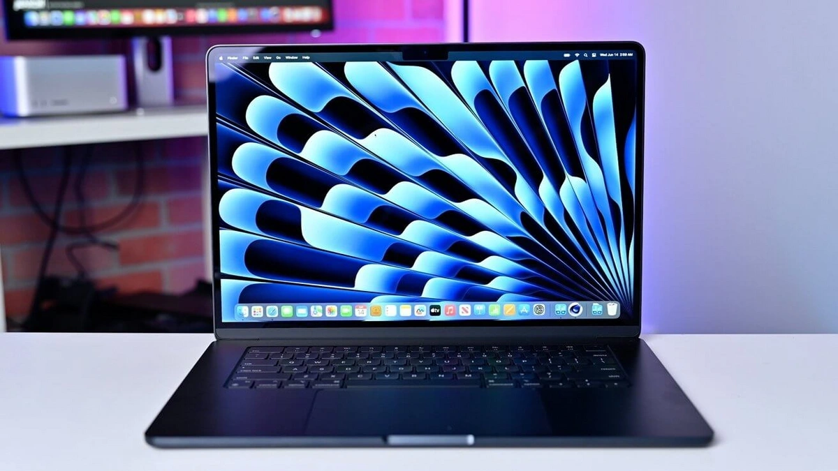 MacBook Air M4 mới "cập bến" thị trường Việt Nam, giá vẫn còn khá cao
