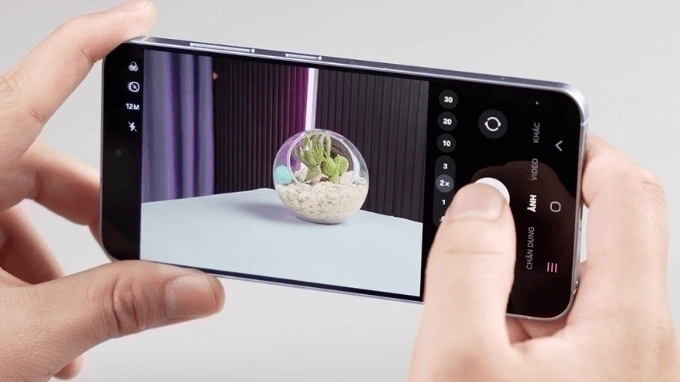 Camera iPhone 15 được đánh giá cao ở khả năng chụp thiếu sáng