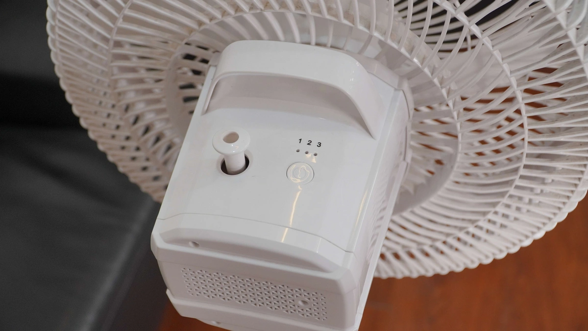 Điều chỉnh góc xoay linh hoạt – Làm mát mọi góc phòng