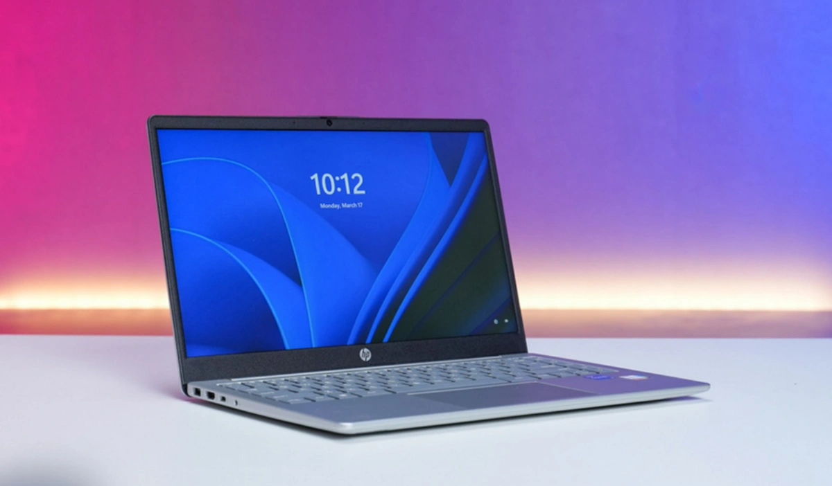 Laptop HP 14-ep0112TU 8C5L1PA BẠC