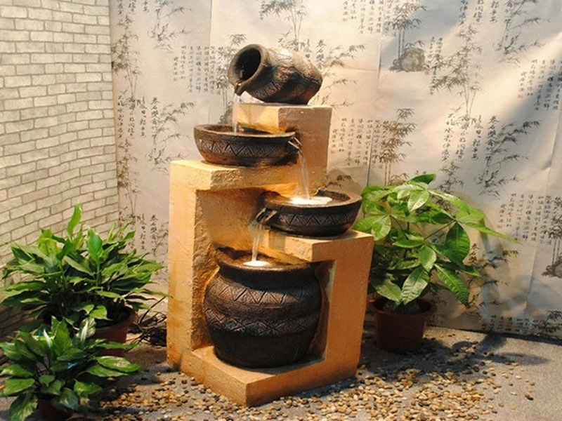Với các không gian mở như nhà nông thôn, bạn có thể đặt chậu nước trong nhà để giúp hạ nhiệt không khí