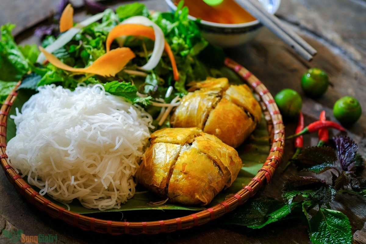 Cách làm chả nem cua bể ngon "đúng điệu" Hải Phòng