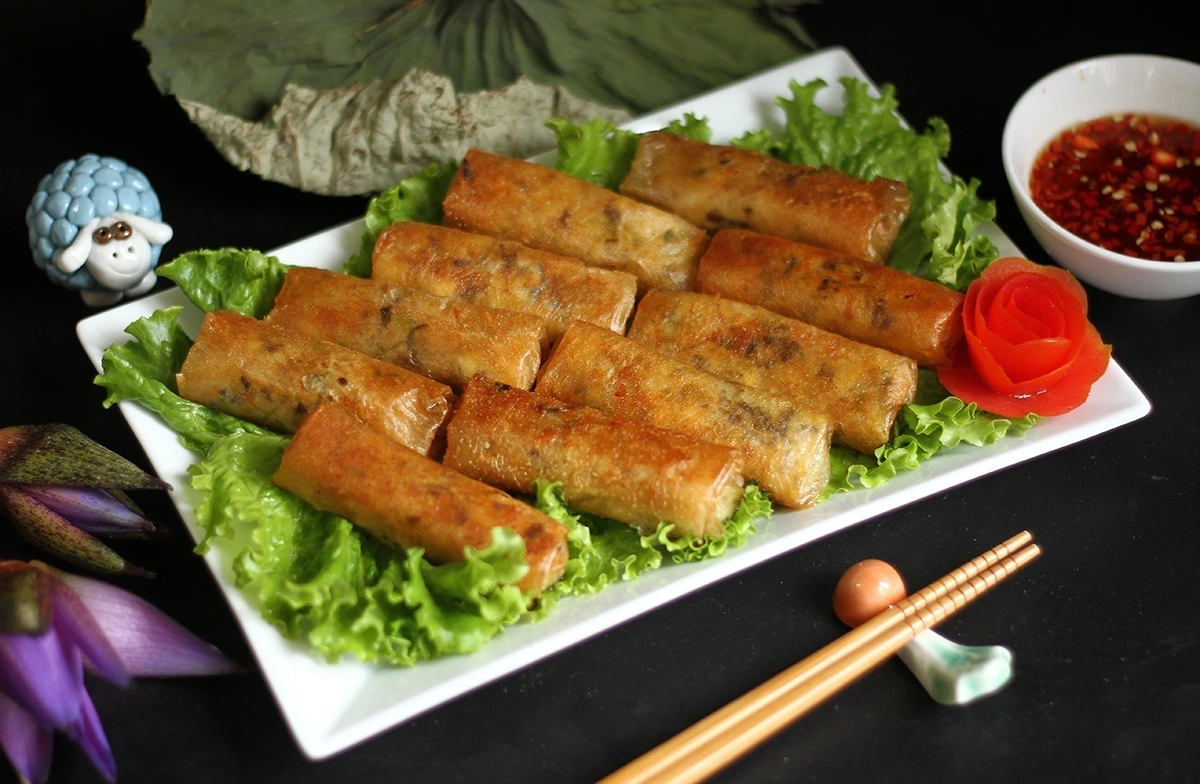 Chả nem chay giòn rụm "đưa cơm" cuối tuần