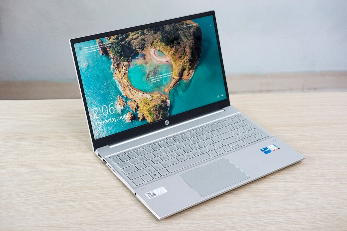 Laptop 15.6 inch là dòng sản phẩm rất được ưa chuộng