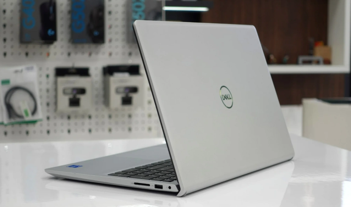 Laptop Dell 15.6 inch là dòng sản phẩm nổi bật trong phân khúc laptop 15.6 inch