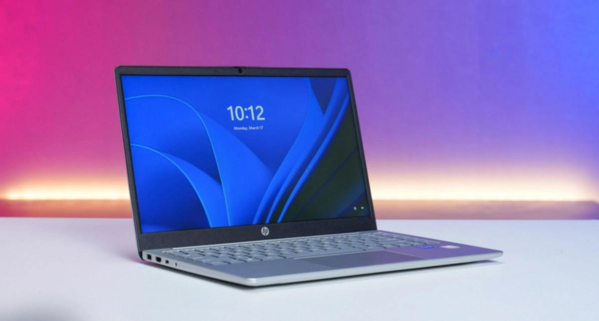 Laptop HP 14-ep0112TU 8C5L1PA - chiếc laptop giá rẻ, kinh tế cho sinh viên