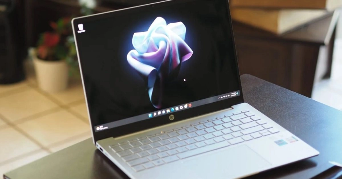 Laptop HP 15-fd0235TU 9Q970PA