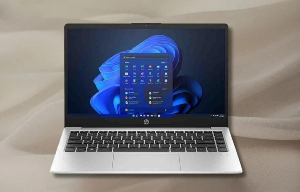 Laptop HP 240 G10 8U7D8PA