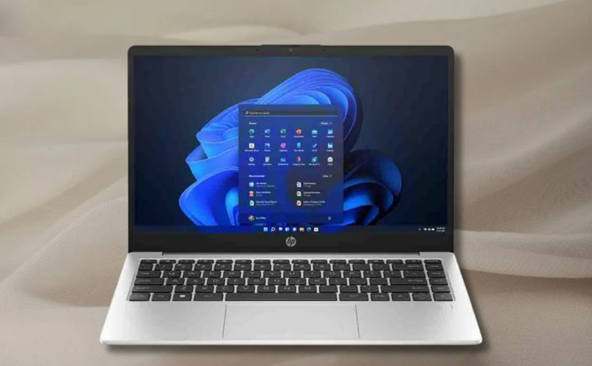 Laptop HP 240 G10 8U7D8PA