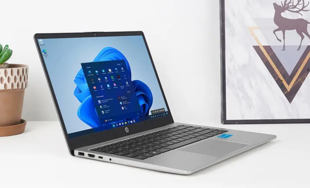 Laptop HP 240 G10 8U7E4PA