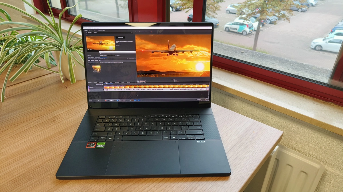 Màn hình chất lượng là yếu tố không thể bỏ qua khi chọn mua laptop cho sinh viên kỹ thuật