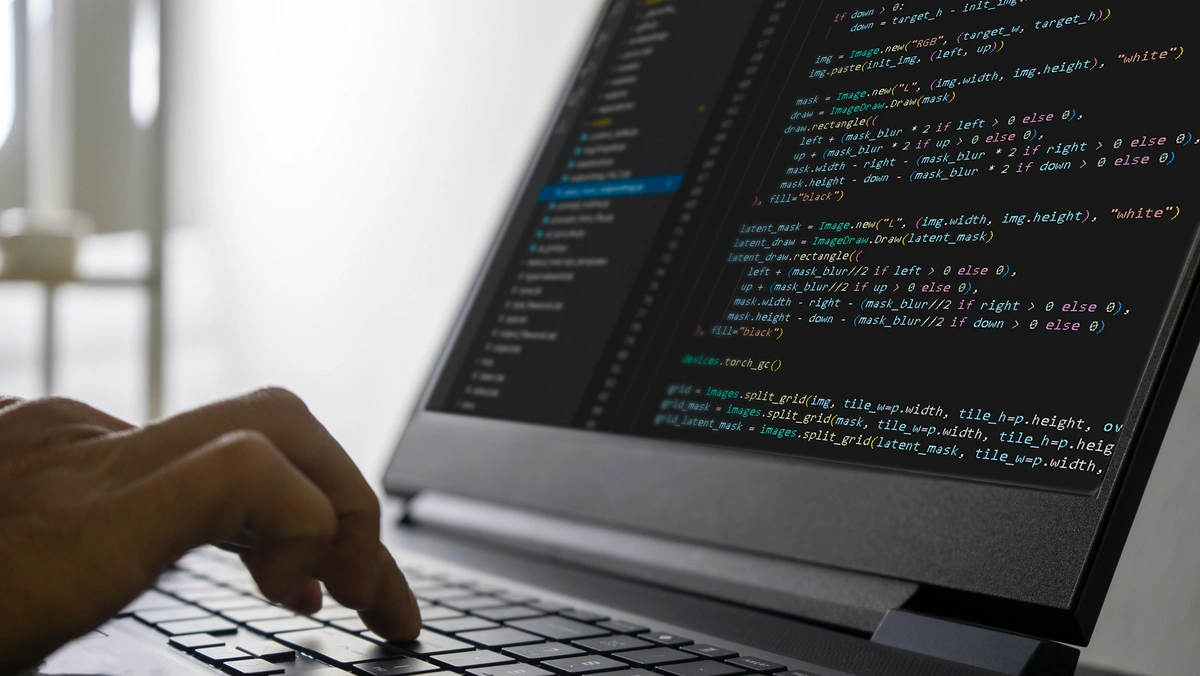 Những lưu ý khi chọn mua laptop cho sinh viên kỹ thuật