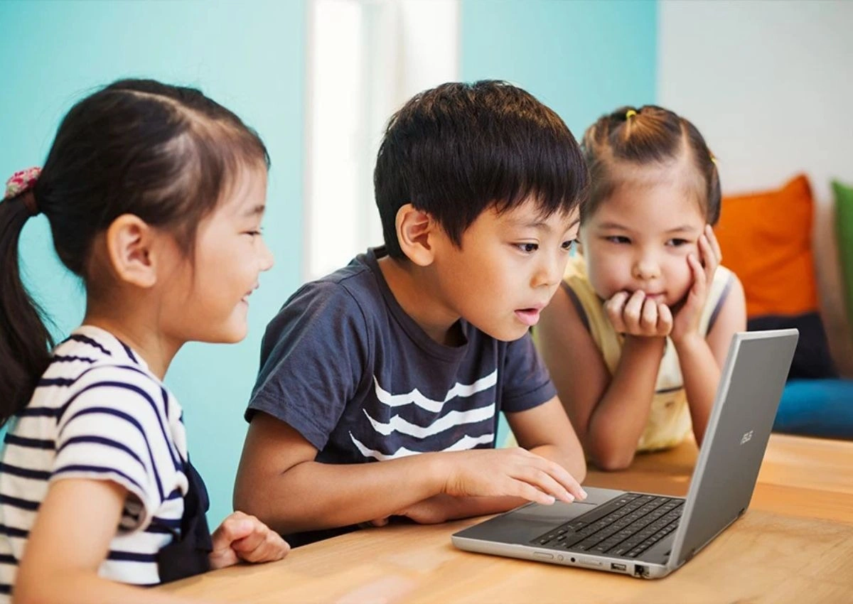 Chọn mua laptop cho con phải phù hợp với nhu cầu của trẻ