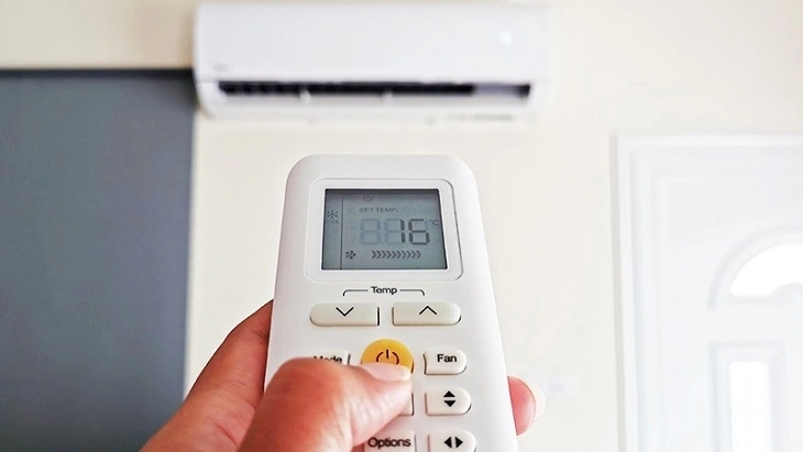 Hạn chế bật tắt điều hòa liên tục giúp tiết kiệm điện hiệu quả hơn