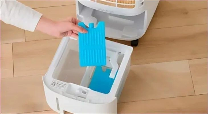 Kết hợp với nước lạnh trong bình chứa